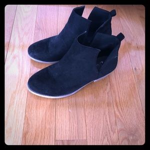 Women’s Black booties